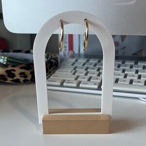 NIP Classic Modern Gold hoop fashion earrings